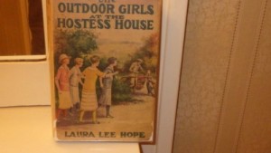 THE OUTDOOR GIRLS AT THE HOSTESS HOUSE:  Or Doing Their Best for the Soldiers